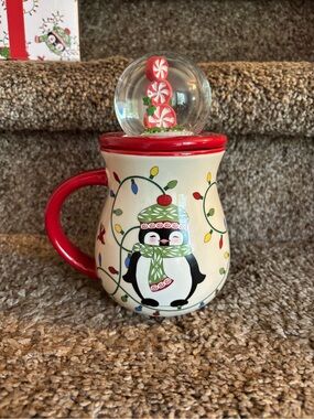 Temp-Tations Red-Handled Penguin Snow Globe Mug